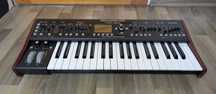 Behringer DeepMind 6