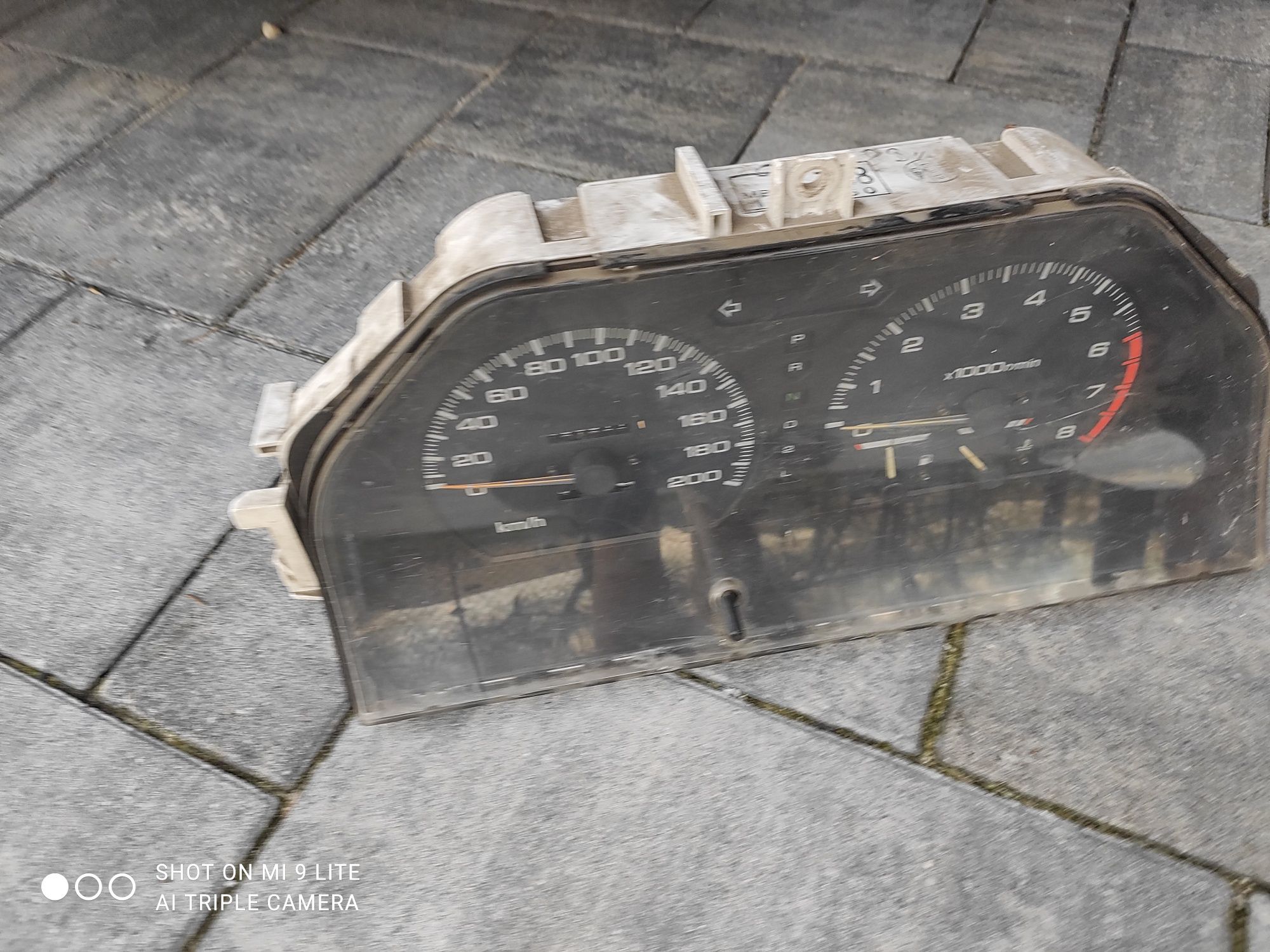 Zegary prędkościomierz licznik Mitsubishi Colt Automat Benzyna 3 III