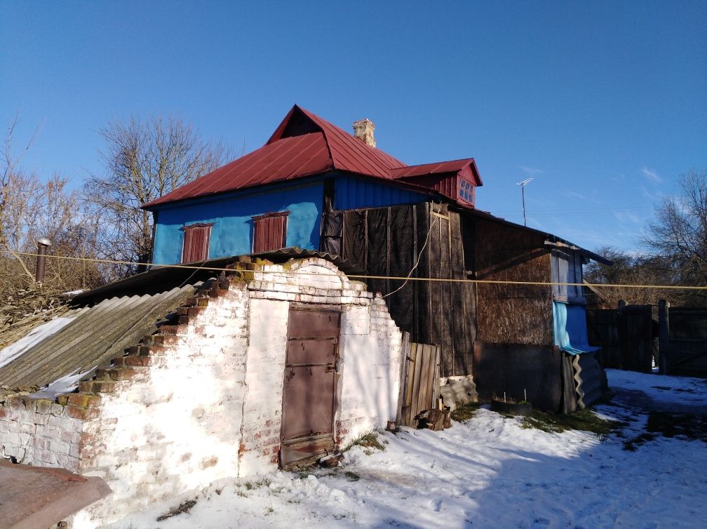 Продам дом в селе(дуб) с.Бранцівка и летняя кухня(кирпич)