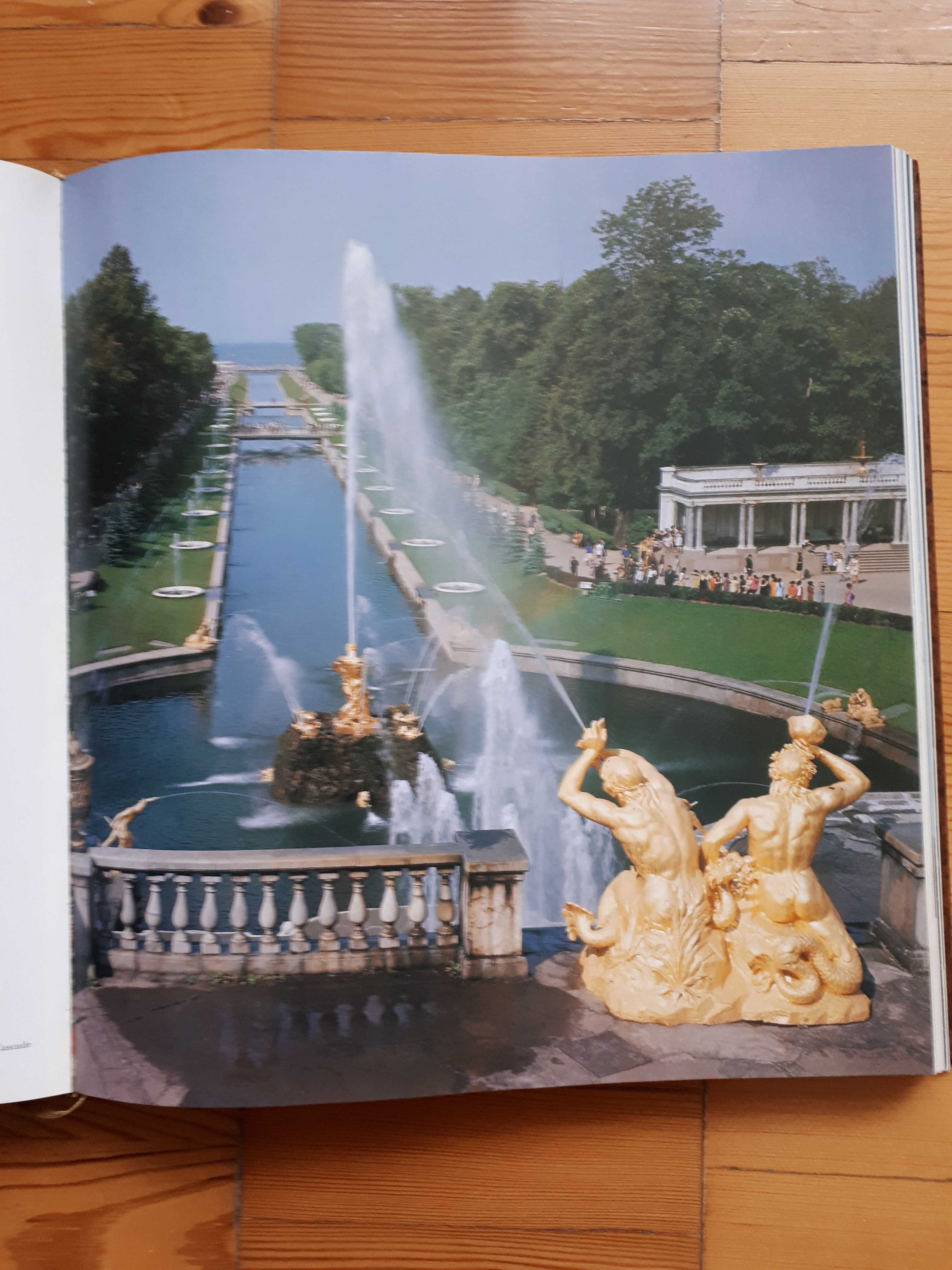 продаю колекційну книгу " Петродворец ( Peterhof )на англійській мові