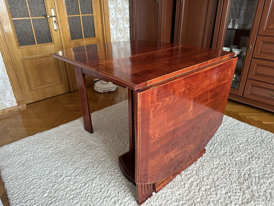 Продам стіл-книжку б/в з натуральної черешні у відмінному стані