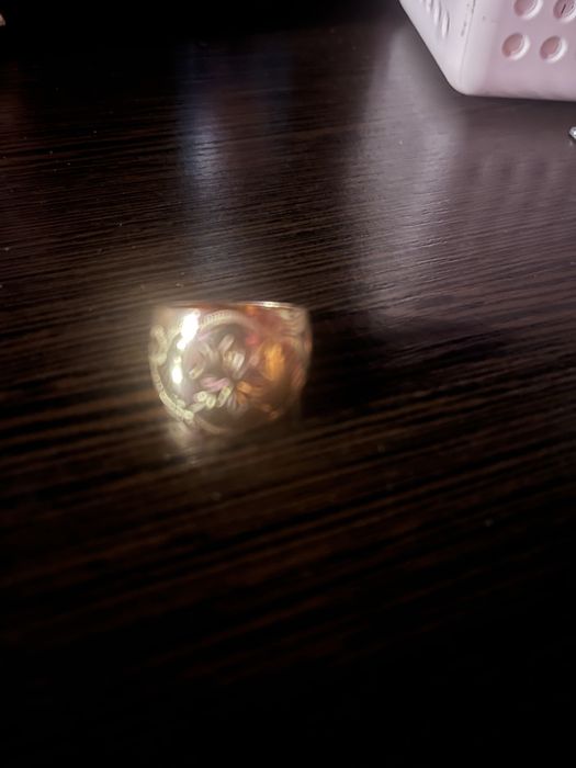 Золота каблучка ручної роботи