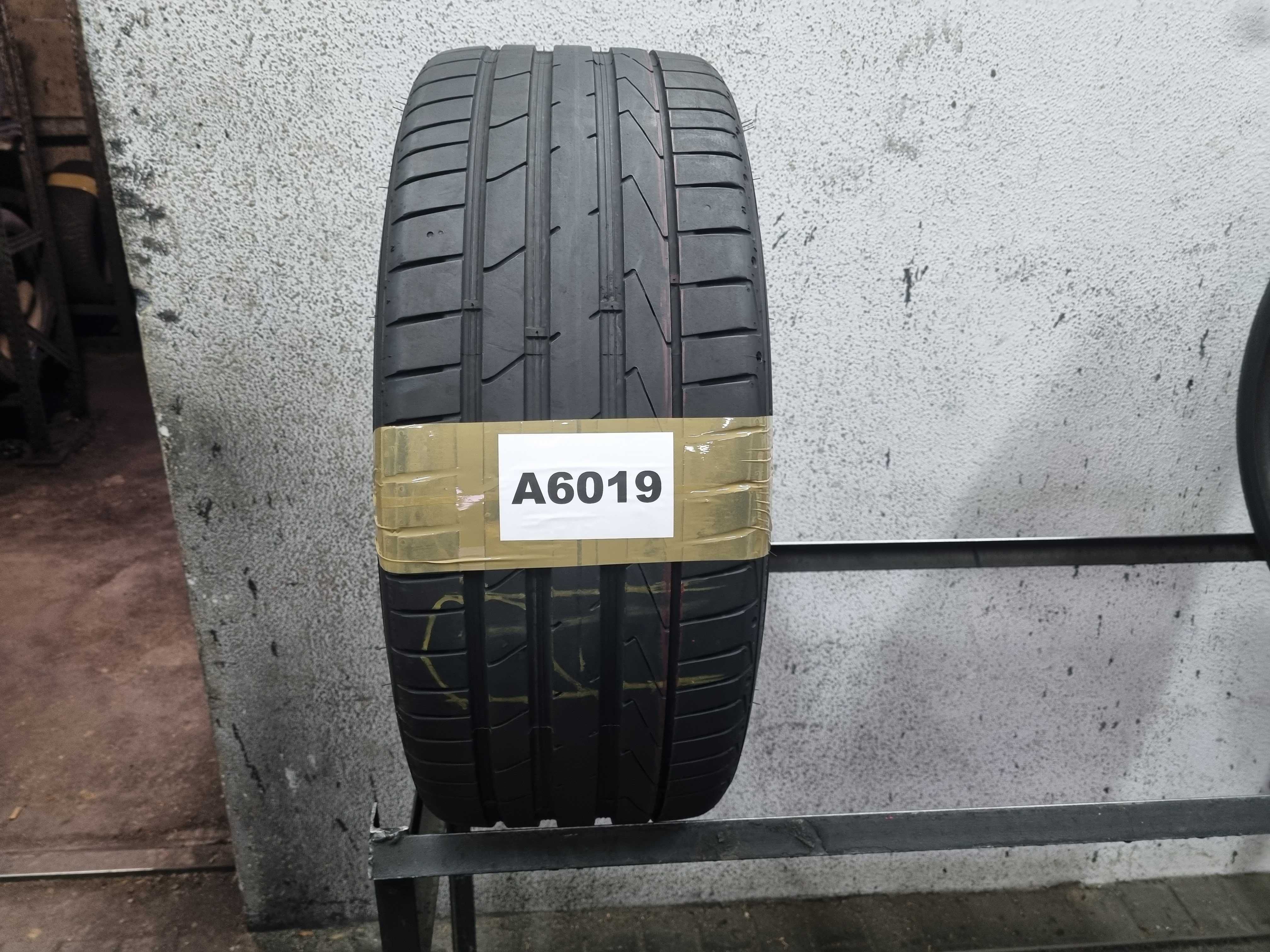 235/40/19 96Y Hankook Ventus S1 Evo 2 R01 Dot.0324R