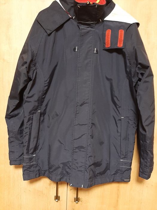 Продам куртку на мальчика