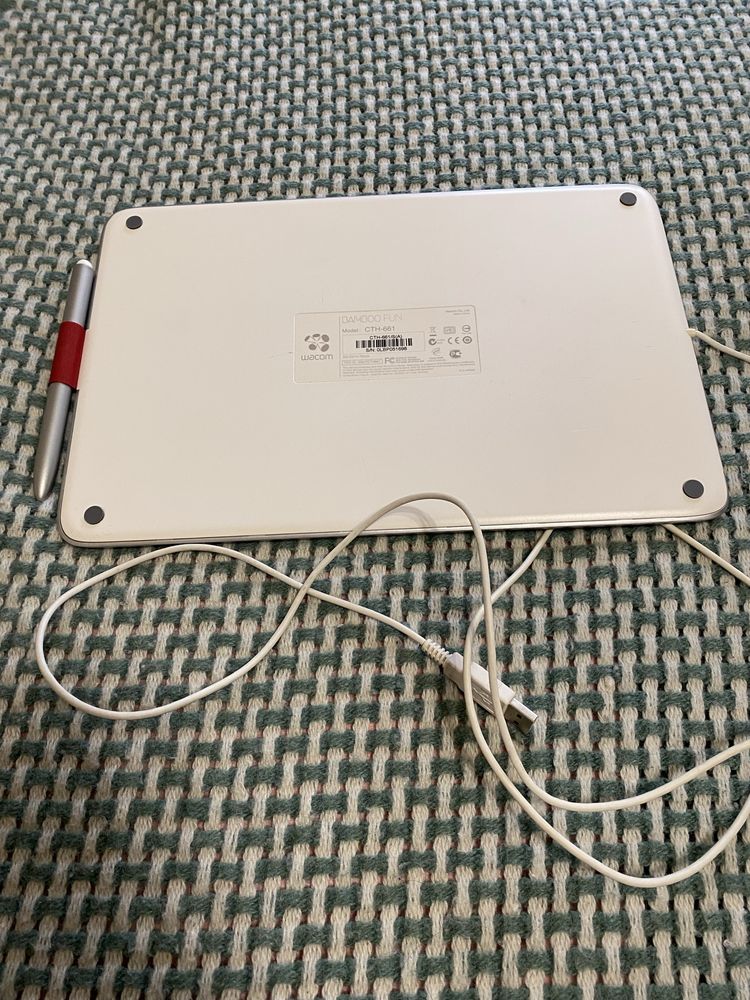 Графічний планшет Wacom Banboo Fun CTH-661