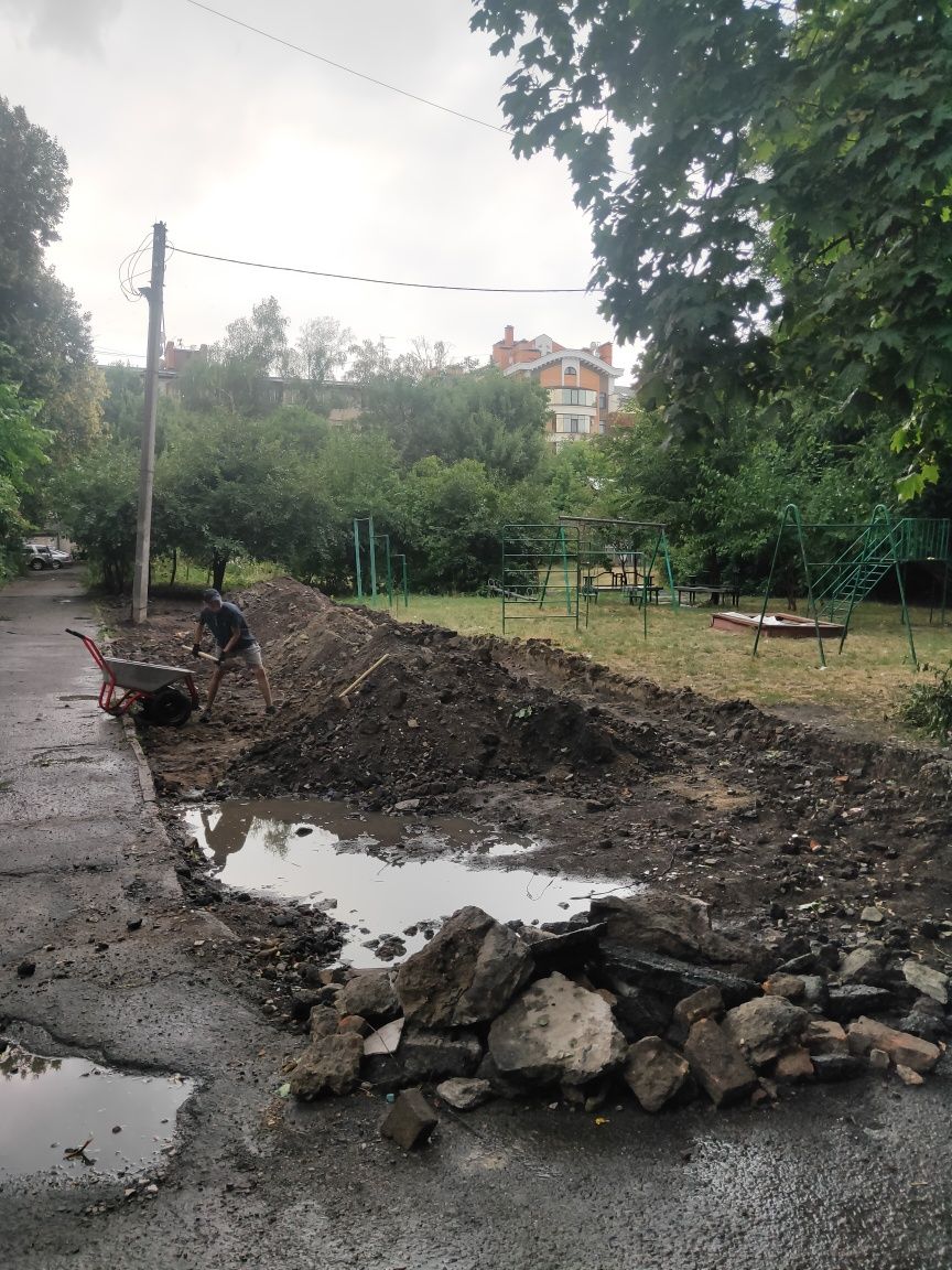 Занос стройматериалов ,Уборка подъездов,демонтаж ,копание.