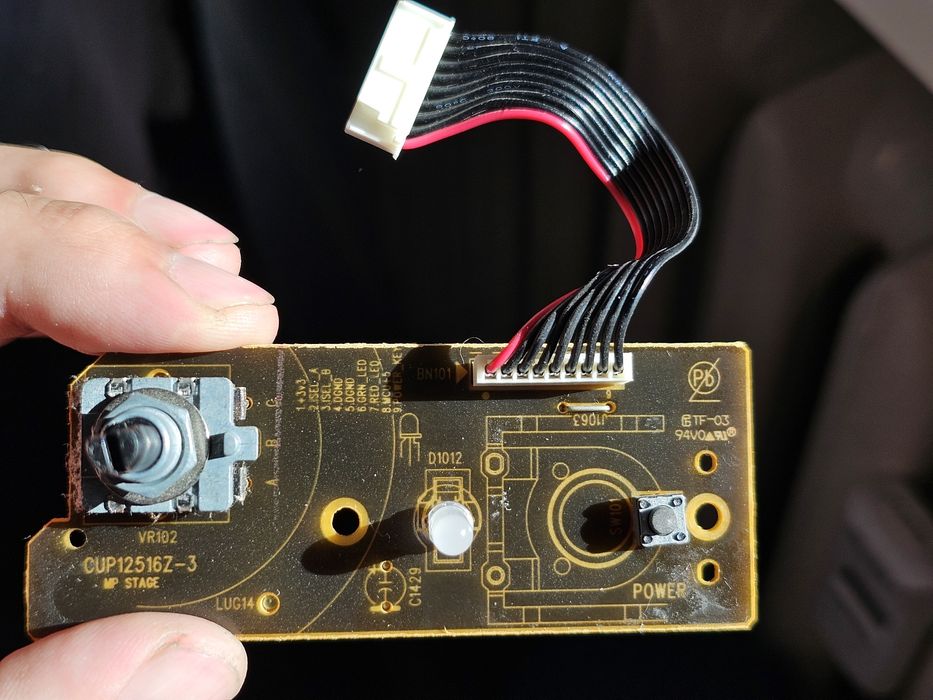 Amplituner Denon AVR-X1000 na części