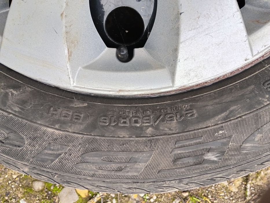 Продам зимові шини диски 5 98 16 та шини 215 60 r16