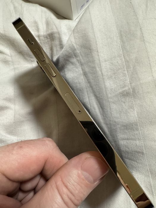 Iphone 14 pro max gold