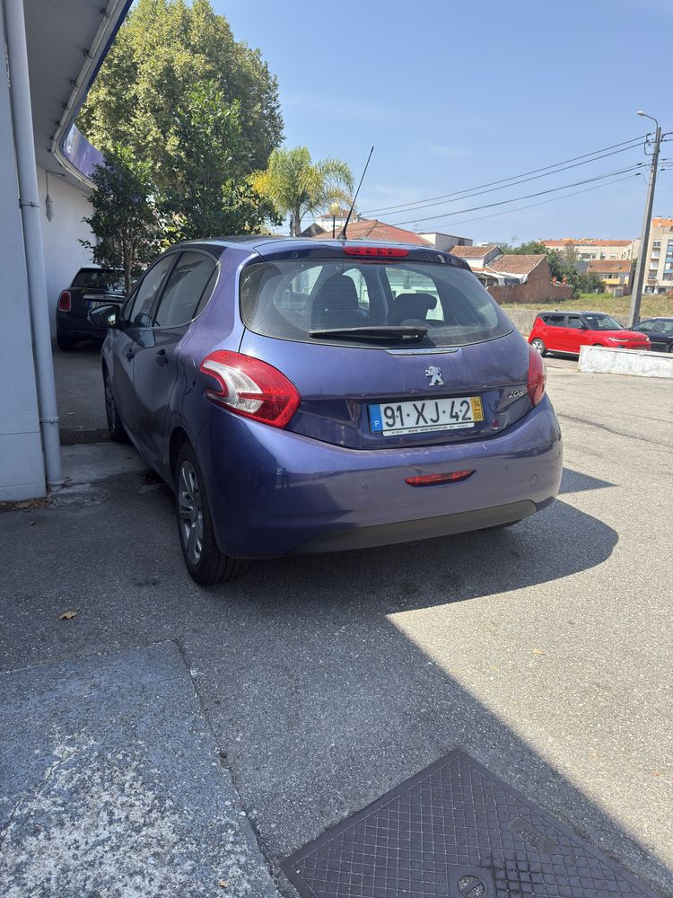 Peugoet 208 - muito economico