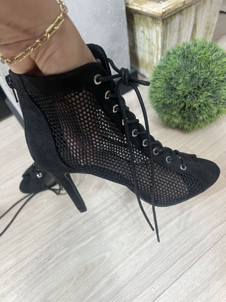 Buty szpilki siatka 39