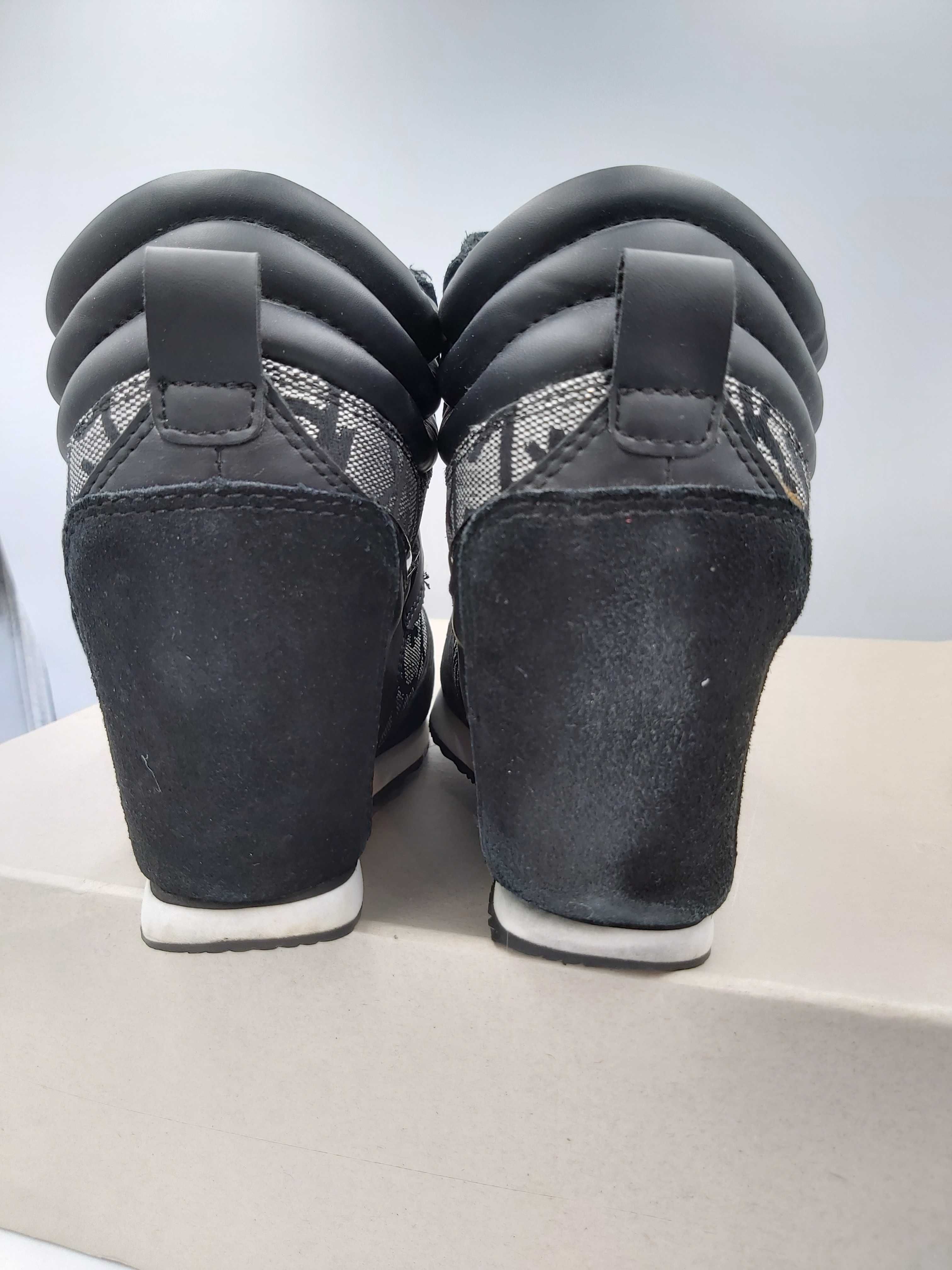 Sneakersy CALVIN KLEIN Srebrne botki rozmiar 39