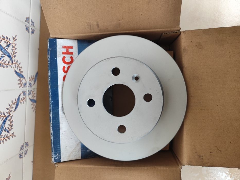 Discos de travão Bosch de 4 furos de 240mm