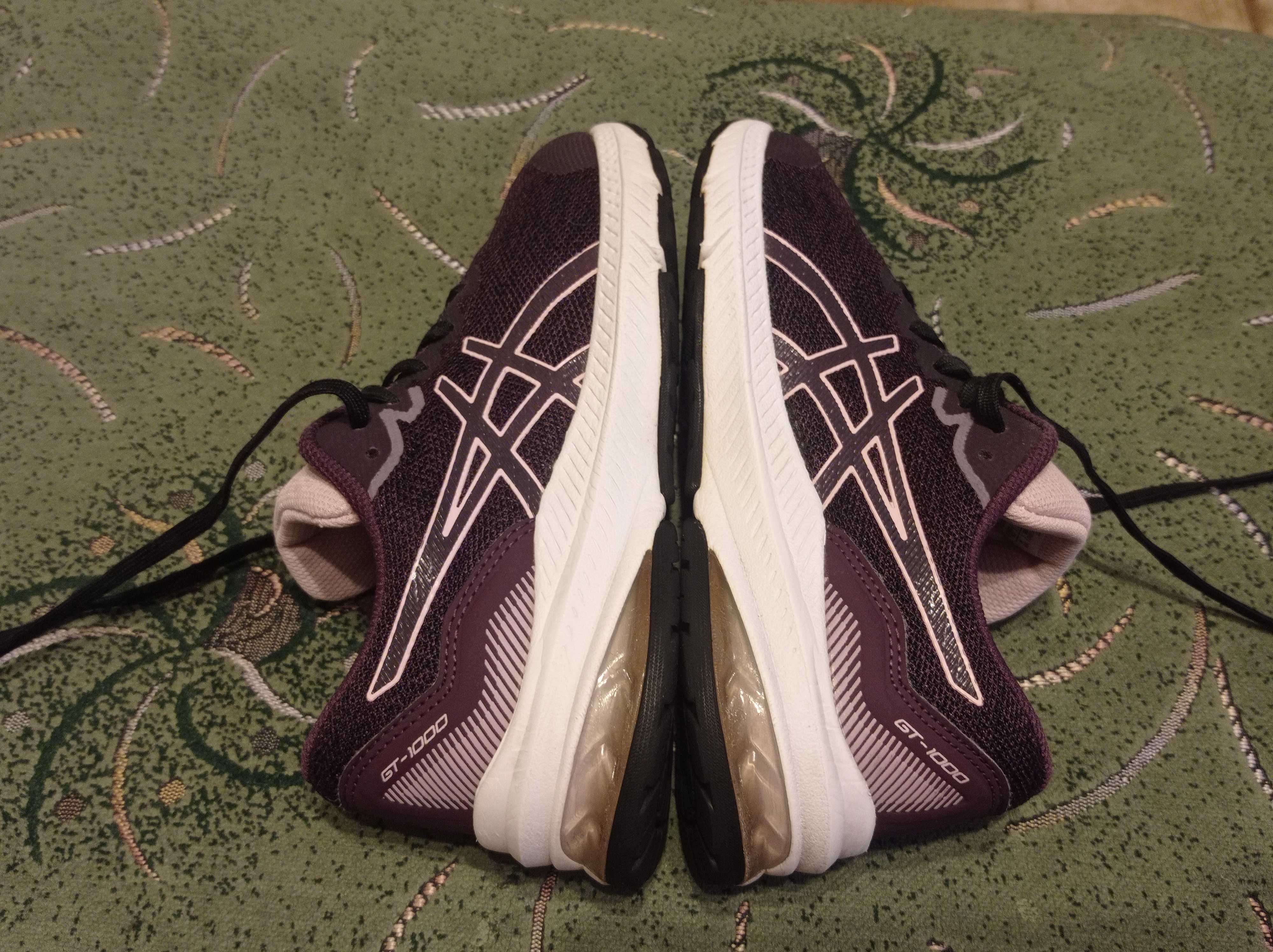 Кроссовки Asics (оригинал) фирменные размер 36стелька- 23см.