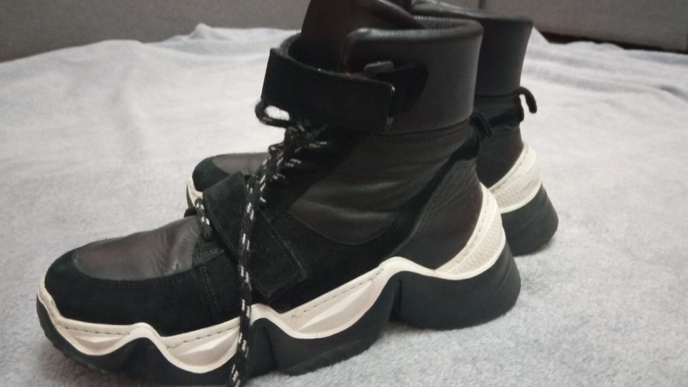 Кросівки-хайтопи жіночі ES8 шкіряні