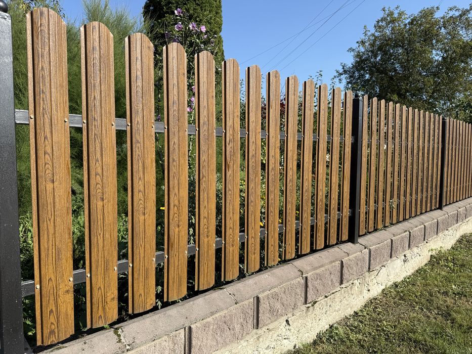 Паркан з металевих штахет під КЛЮЧ + монтаж в Луцьку