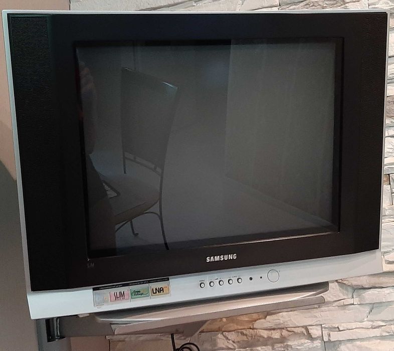Телевизор Samsung Slim Fit TV