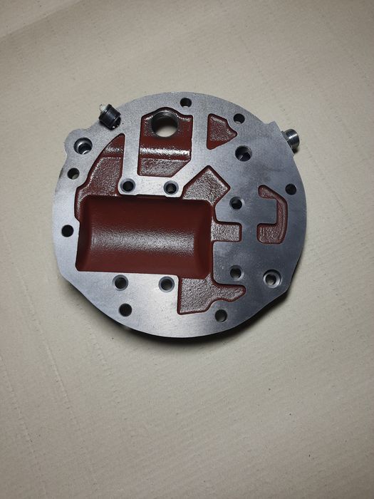 Pokrywa pompy NOWA C-360 TUR Hydraulika zewnętrzna /3 rodzaje