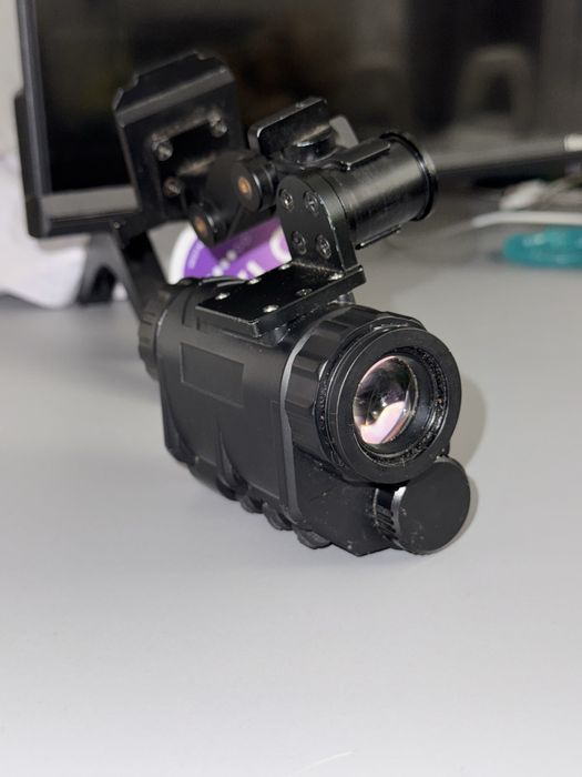 Прилад нічного бачення NVG30