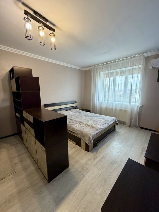 Продаж 1к цегла Озерна Виставка біля озера