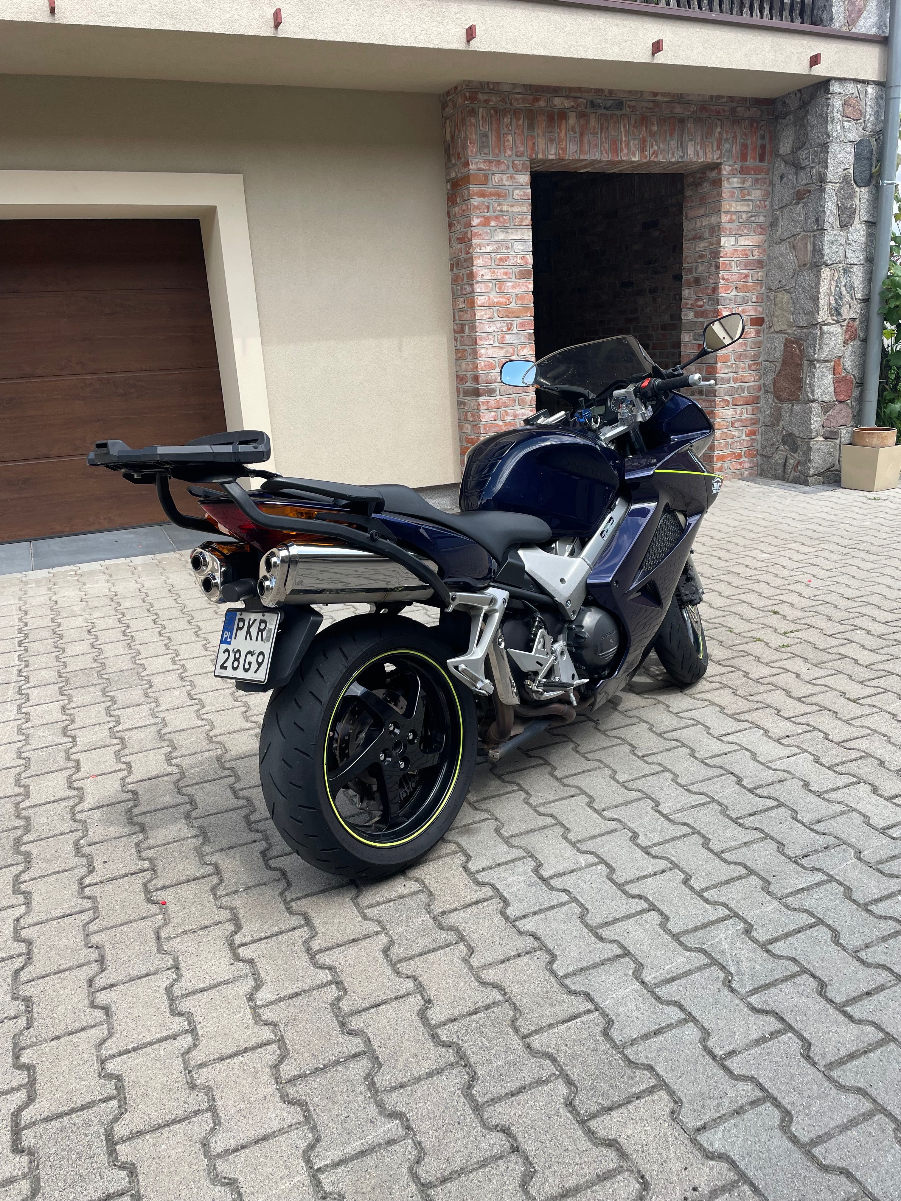 Honda vfr 800  v- tec zadbana