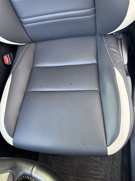 Легковой автомобиль Lexus NX 2021 року