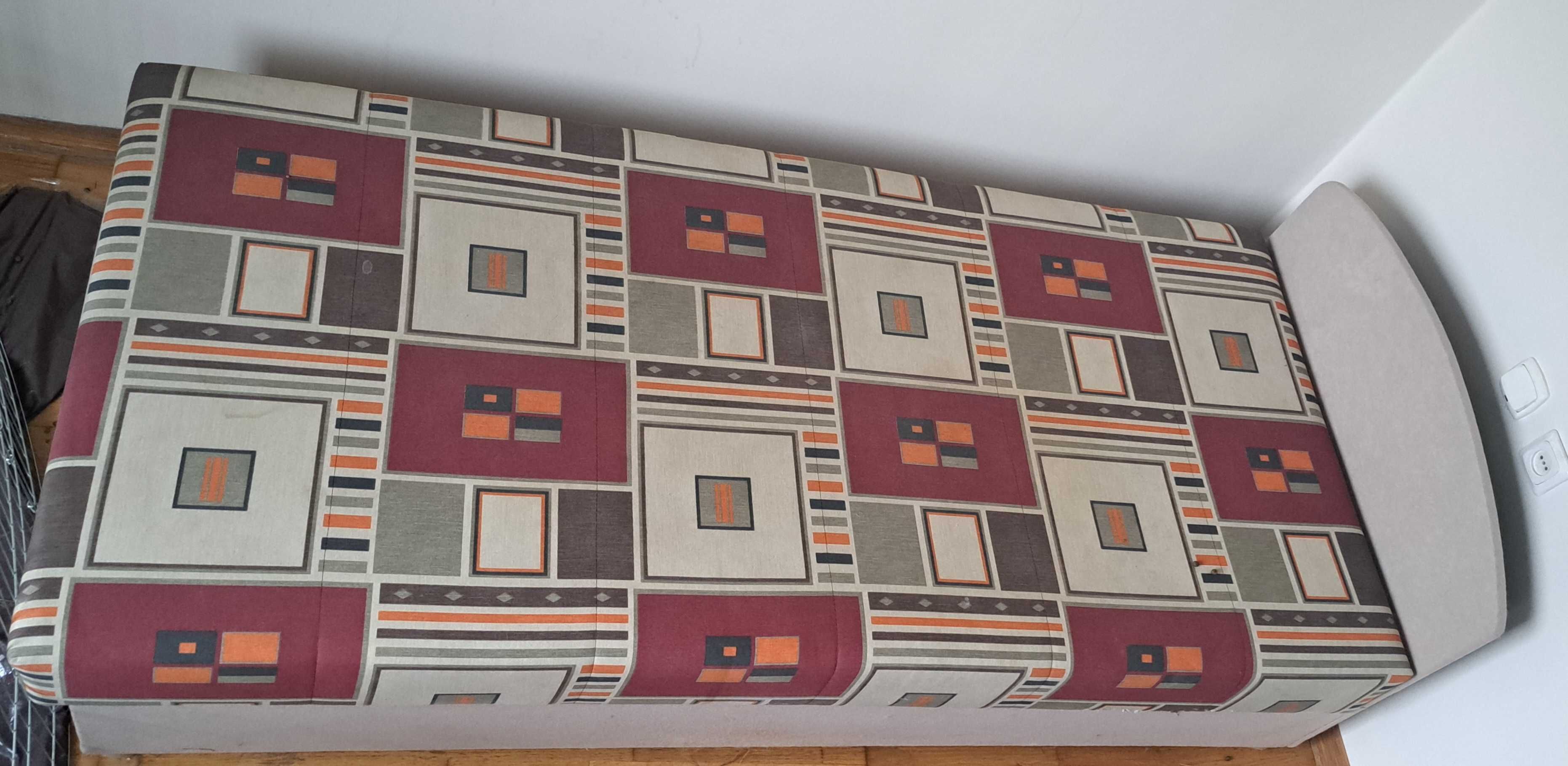Łóżko tapicerowane pojedyncze