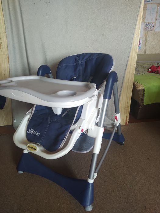 Дитяче крісло для годування