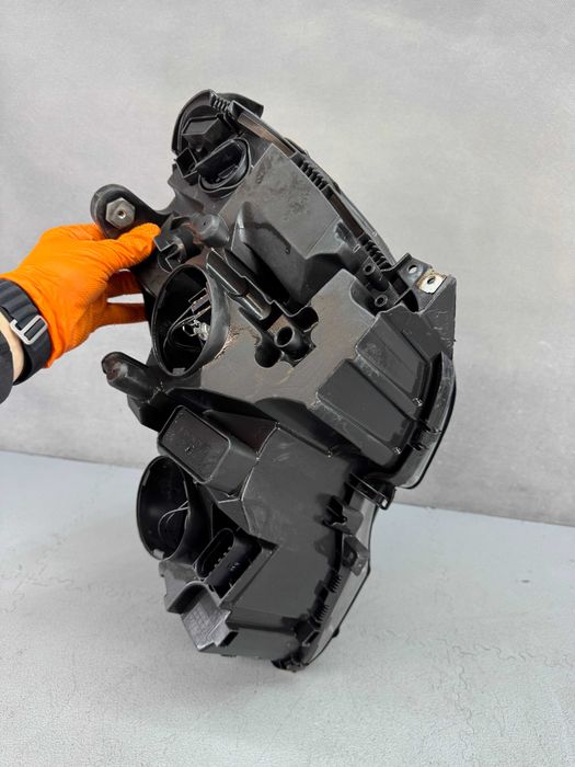 Mercedes C W204 Lampa Przód Przednia Prawa H7 Europa IGŁA