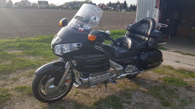 Sprzedam ładną Honda GL 1800 czarna z 2004r.