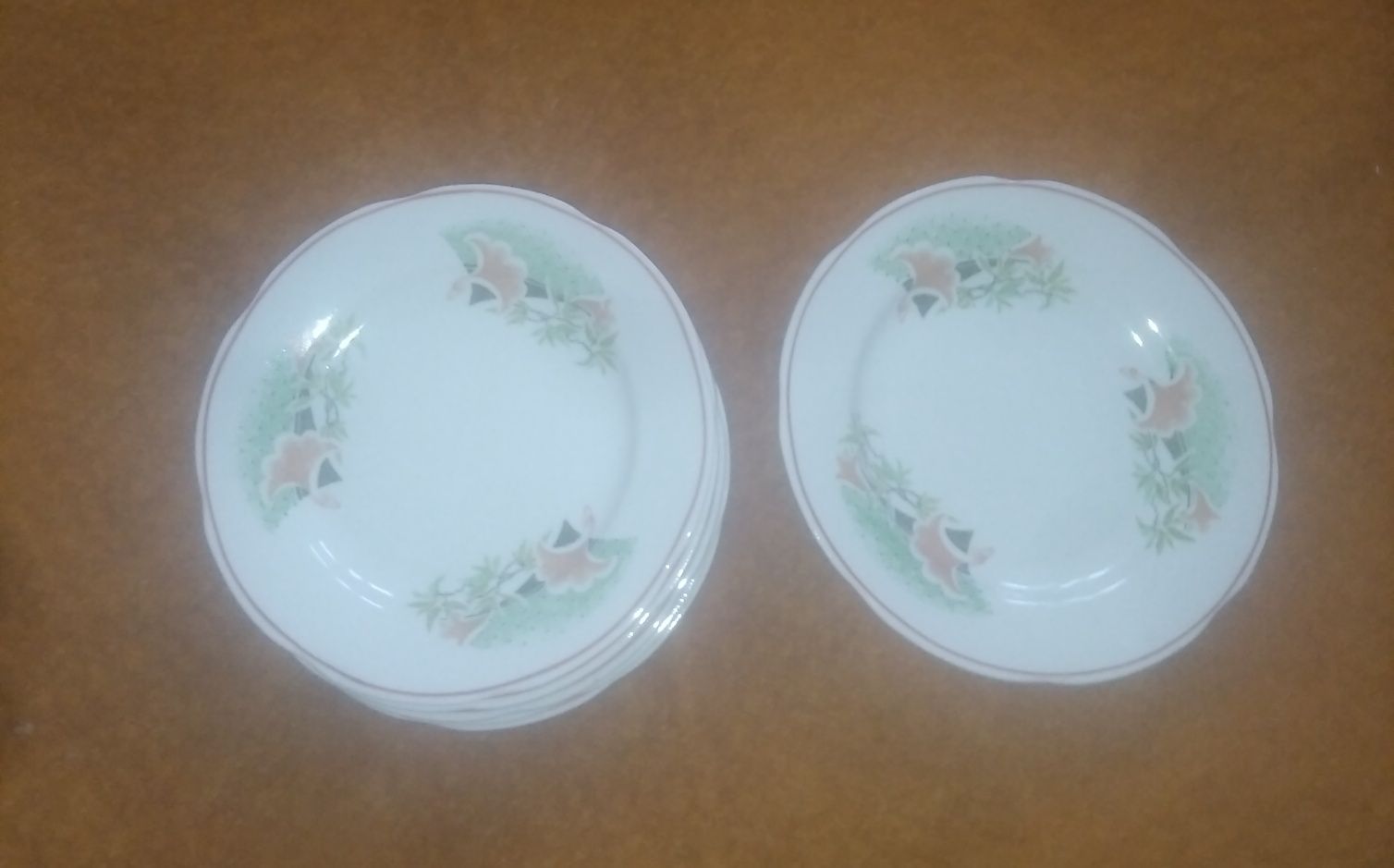 Набор мелких тарелок, винтажный набор тарелок, тарелки 17 см, блюдце