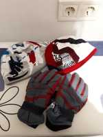 Продам перчатки и зимние шапки для мальчика 8-10 лет