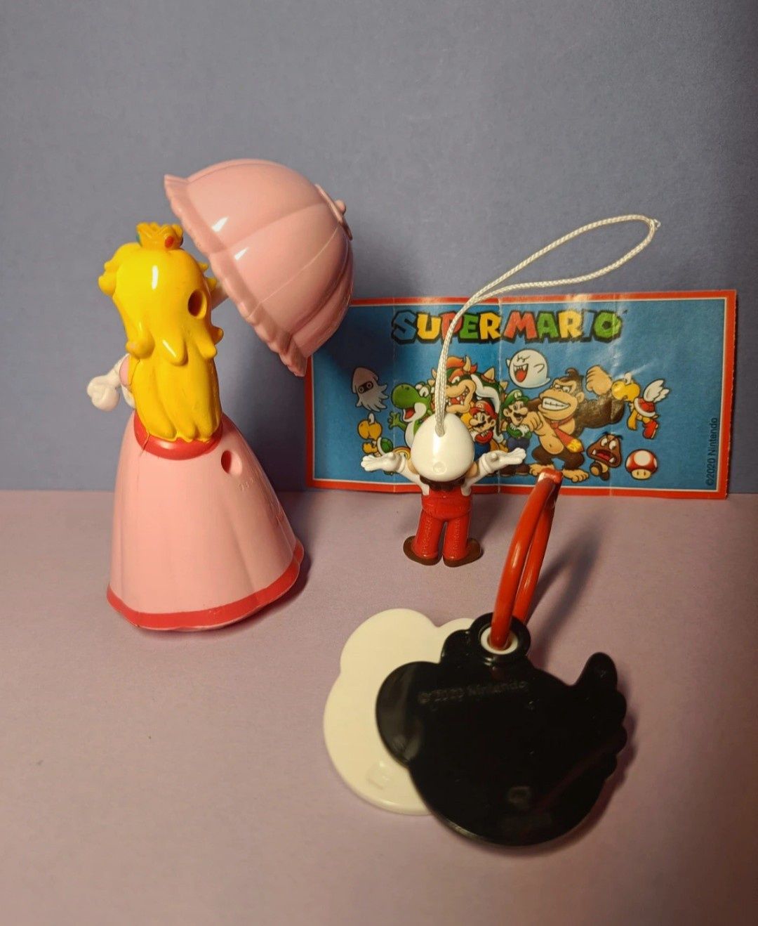 Figurki Mario z kinder i McDonald's