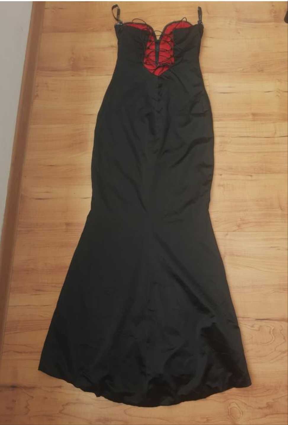 Czarna sukienka wieczorowa długa S