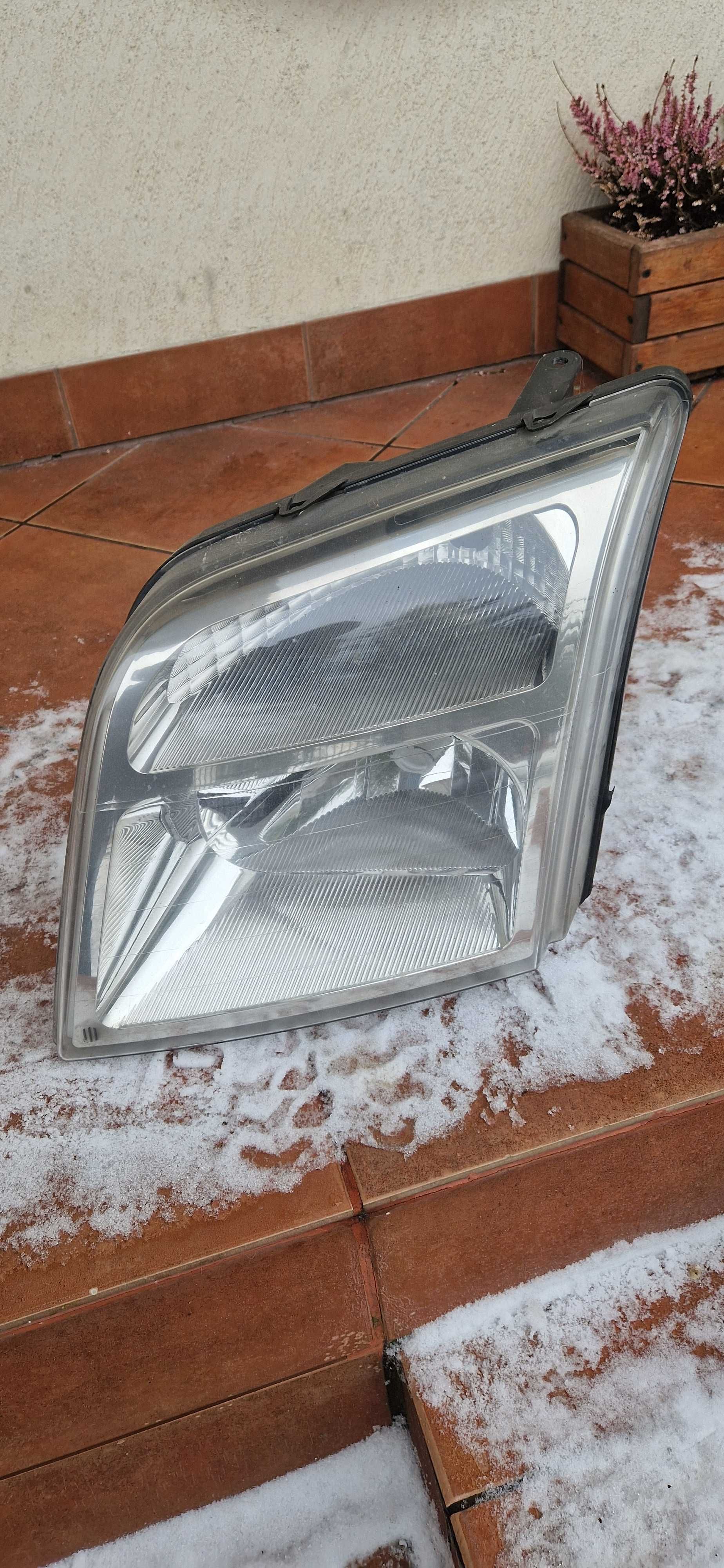 lampa lewy przód Ford Transit Mk 7