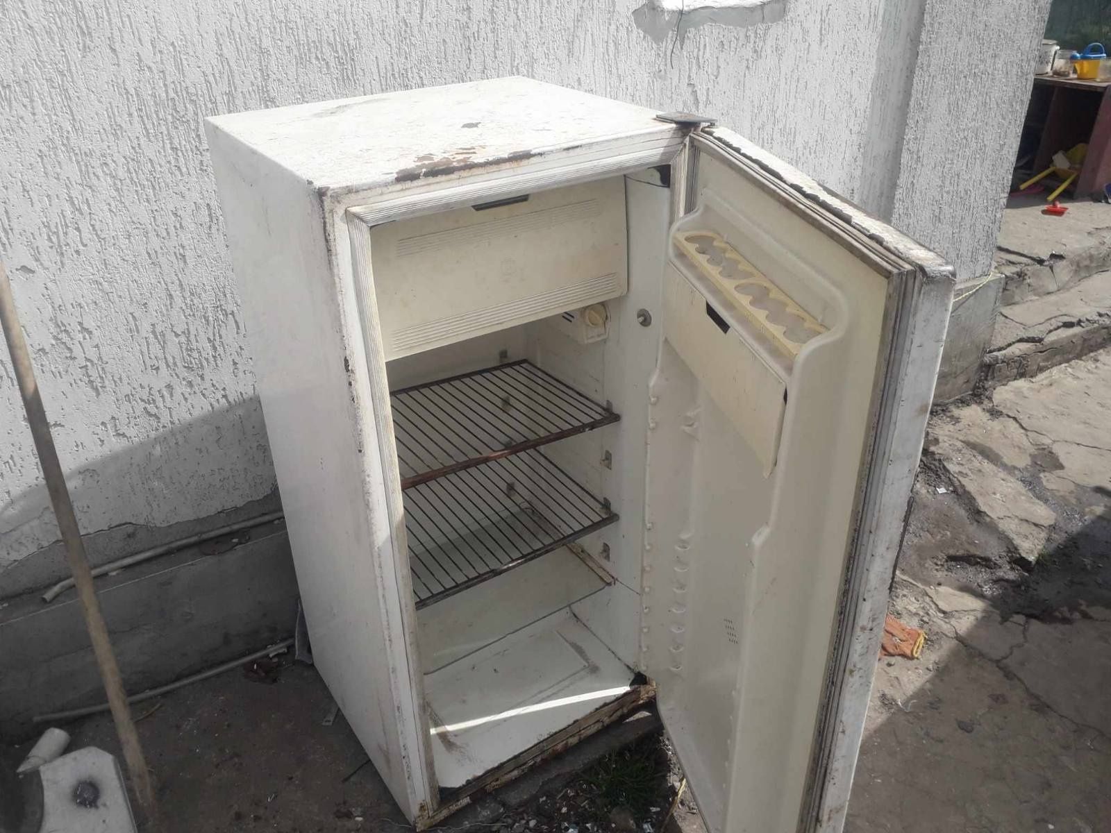 Продам холодильник Днепр