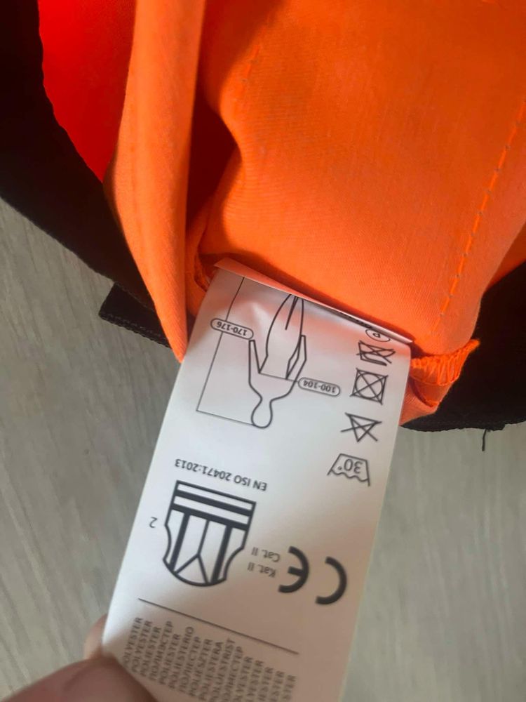Sprzedam Bluze lahti Pro nowa. Na zamku blyskawicznym