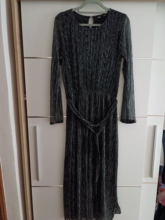 Wieczorowa długa sukienka r. M