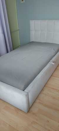 Łóżko tapicerowane z pojemnikiem otwieranym z boku 90×200cm