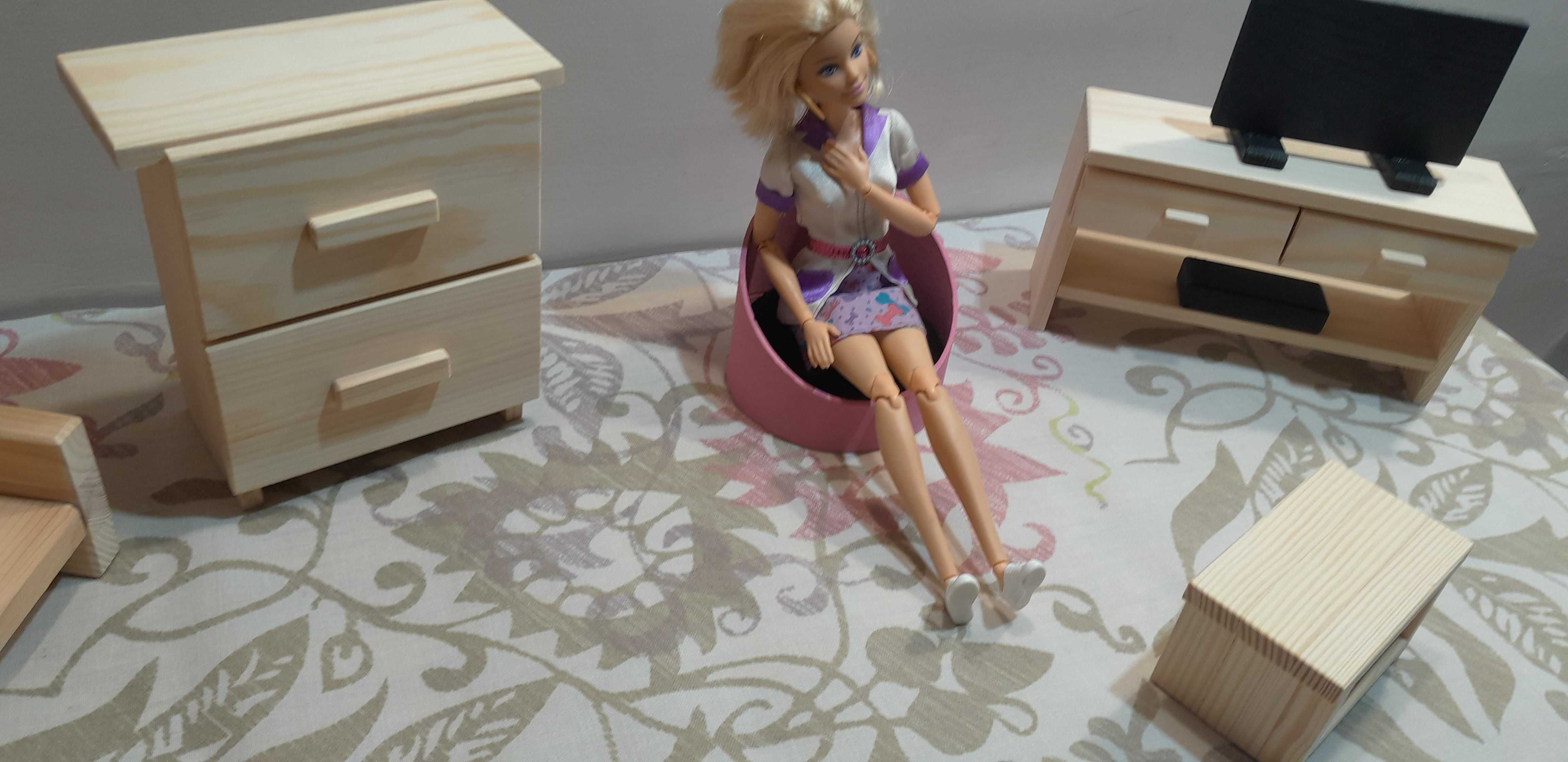 Fotel dla lalek Barbie Monster High Rainbow High