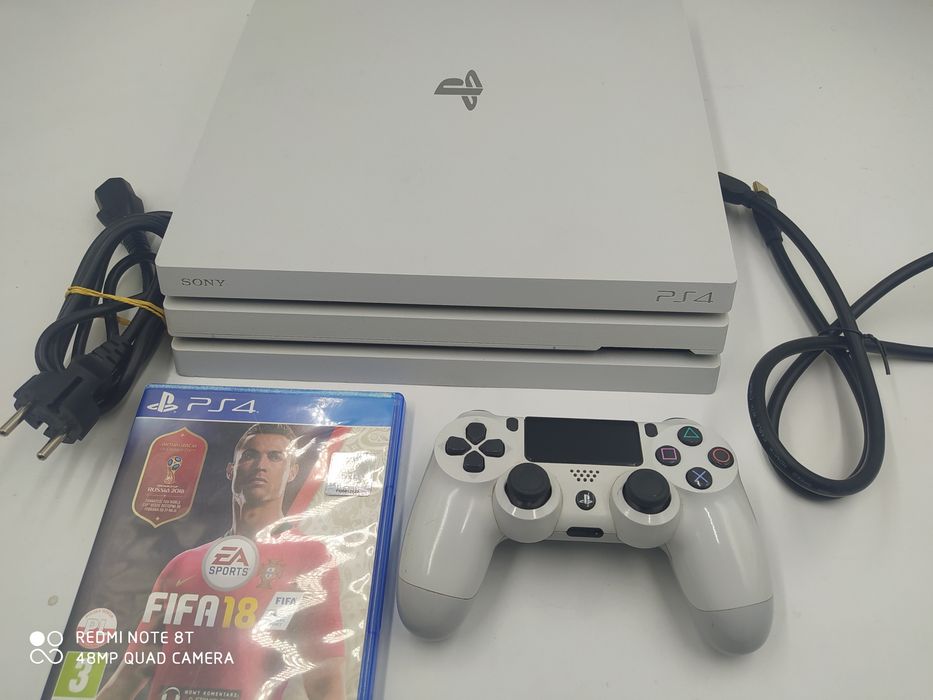 PlayStation 4 PRO biała 4K po wymianie pasty i termopadów