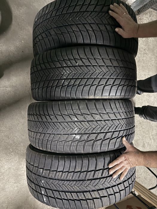 Bridgestone Blizzak LM-001 255/40 R20 101V