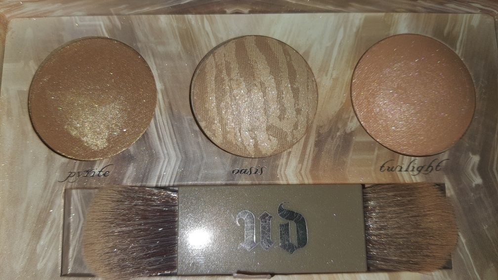 Urban decay paleta rozświetlacz bronzer róż z drobinkami