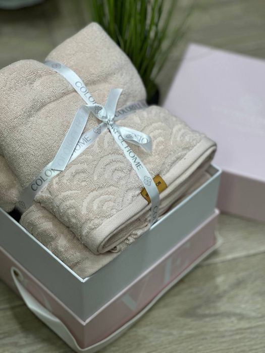 На подарунок! Якісна махра набір рушників подарочные полотенца 600 мг