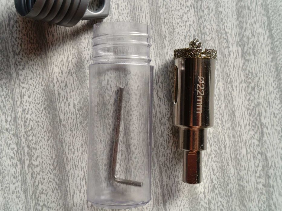 Алмазная коронка по керамограниту, кафелю Ø 22 мм, со сменным сверлом