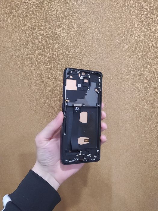 Дисплей samsung galaxy s20 ultra всё работает, без царапин