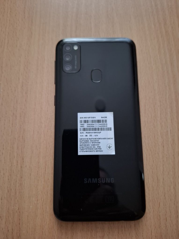 Продам смартфон Samsung Galaxy M21 Black (SM-M215FZKUSEK)