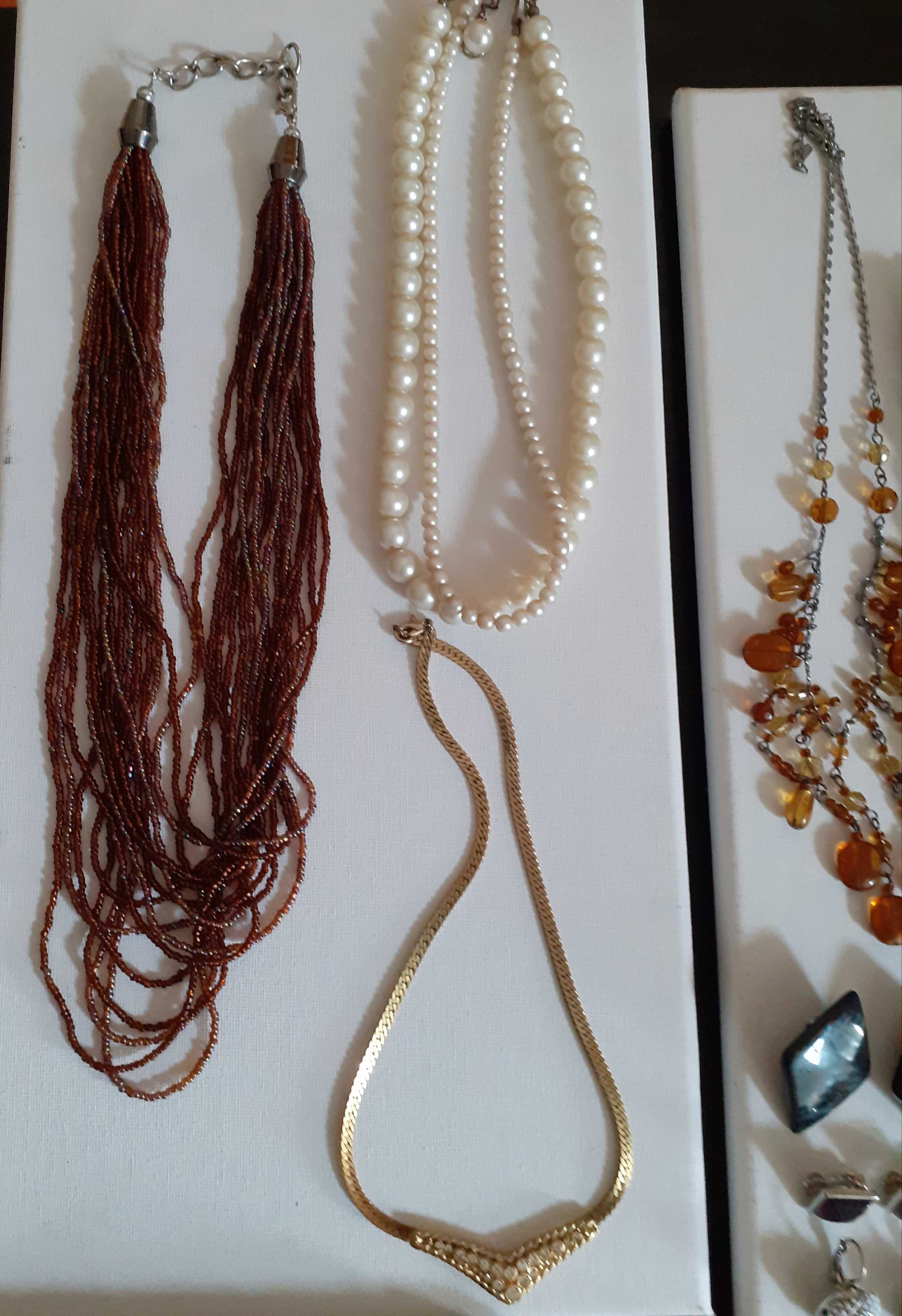 Lote/conjunto 145 peças Bijuteria Vintage atualizado Abril