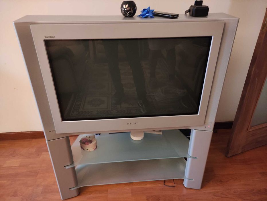 TV SONY KV32FX68E + Movel