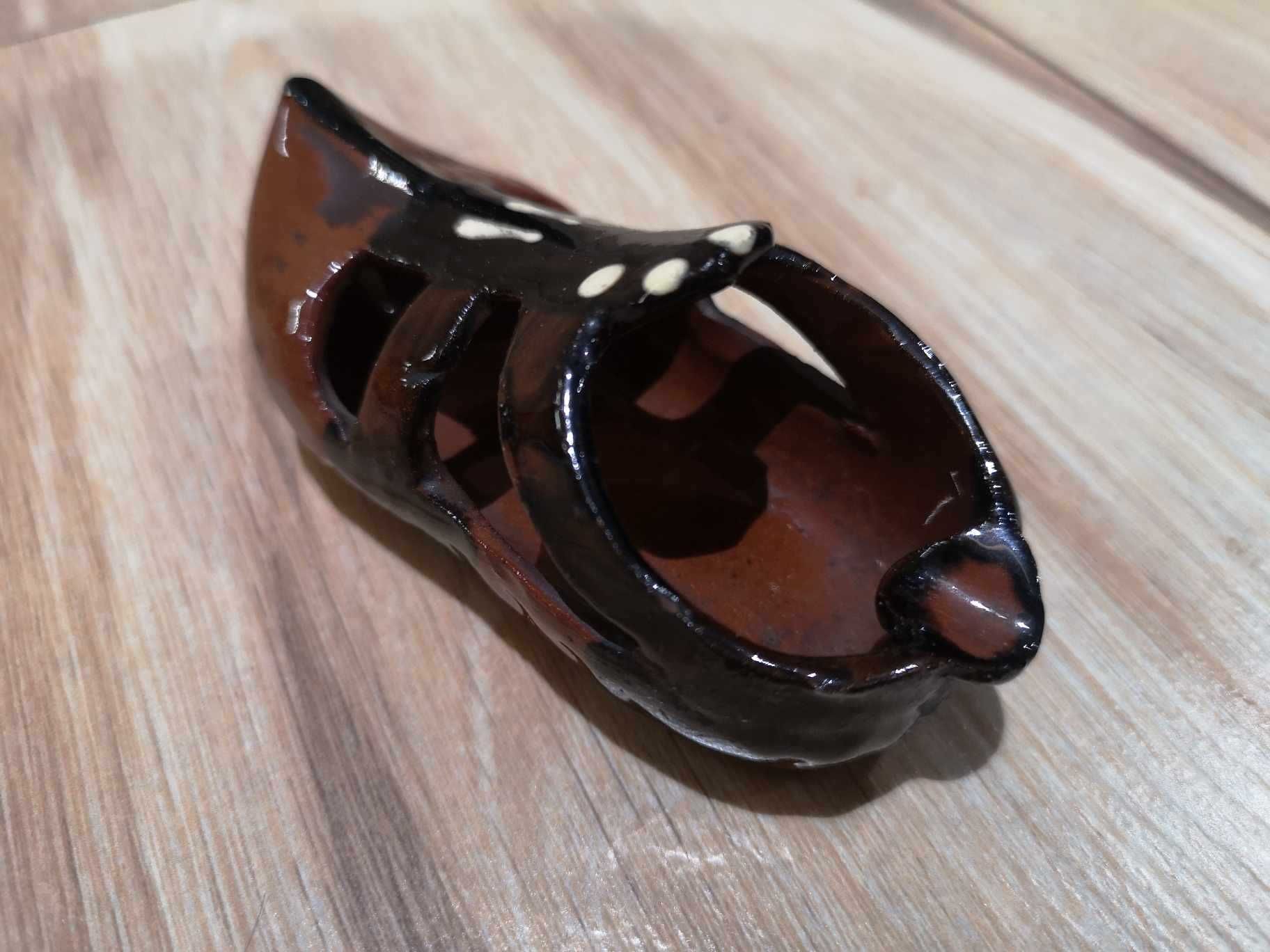 Popielniczka ceramiczna but PRL